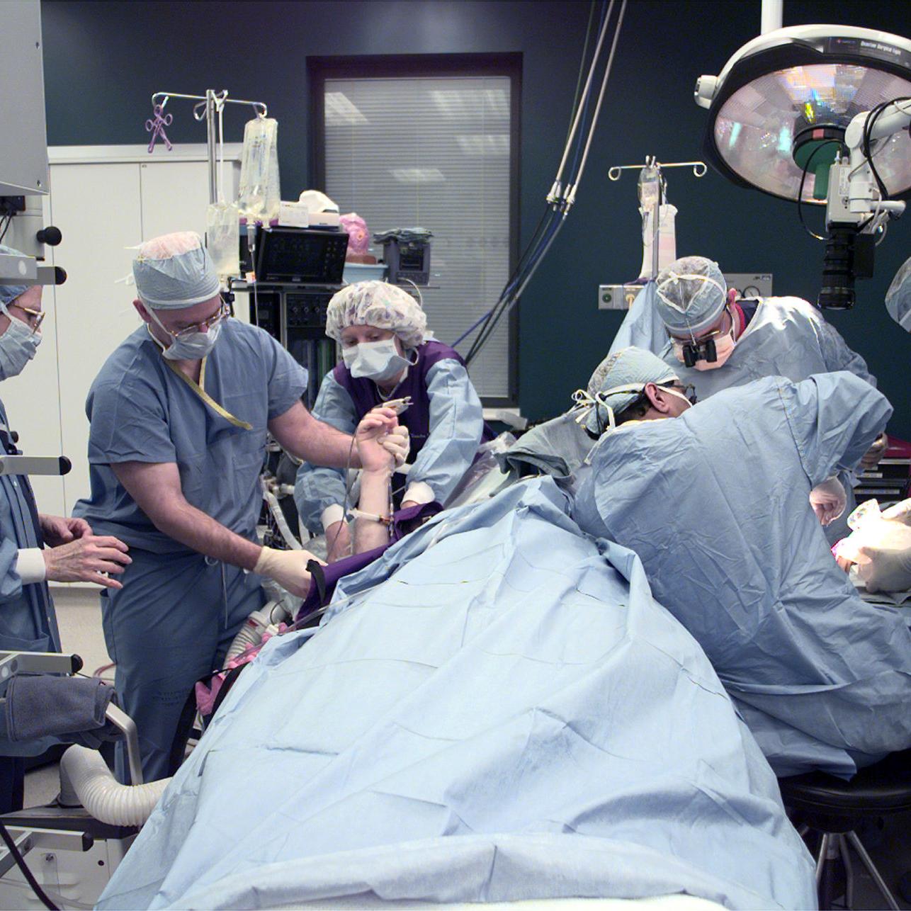 MATTHEW SCOTT - HAND SURGERY 1999 2 - COURTESY.jpg